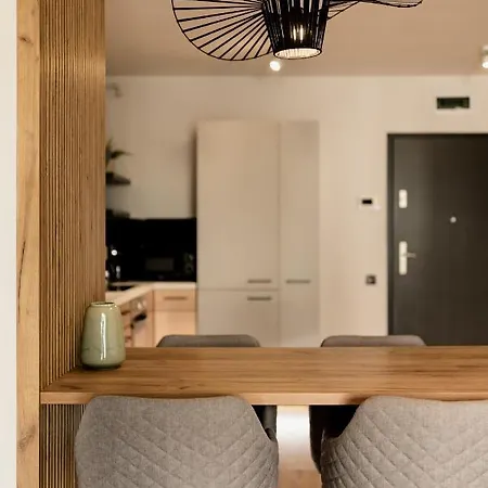 Nest Mirror Cluj-Napoca