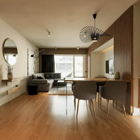 Nest Mirror Apartament *